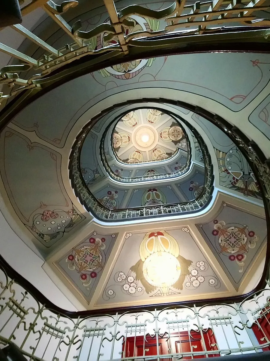 Wendeltreppe in einem Wiener Zinshaus